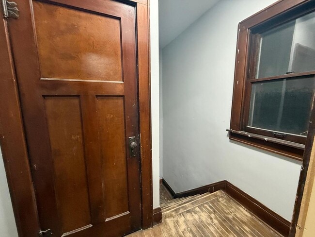 Building Photo - 2860 N 47th St