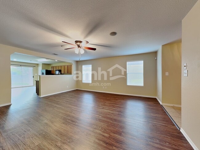 Building Photo - 25018 Longbranch Run