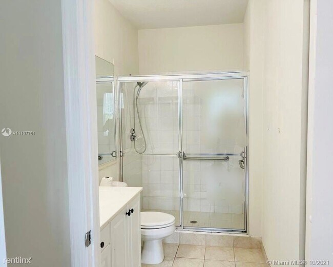 Building Photo - 2 br, 2 bath Condo - 4400 SW 160th Ave 440...