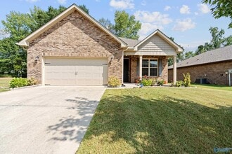 Building Photo - 140 Summer Pointe Ln NW