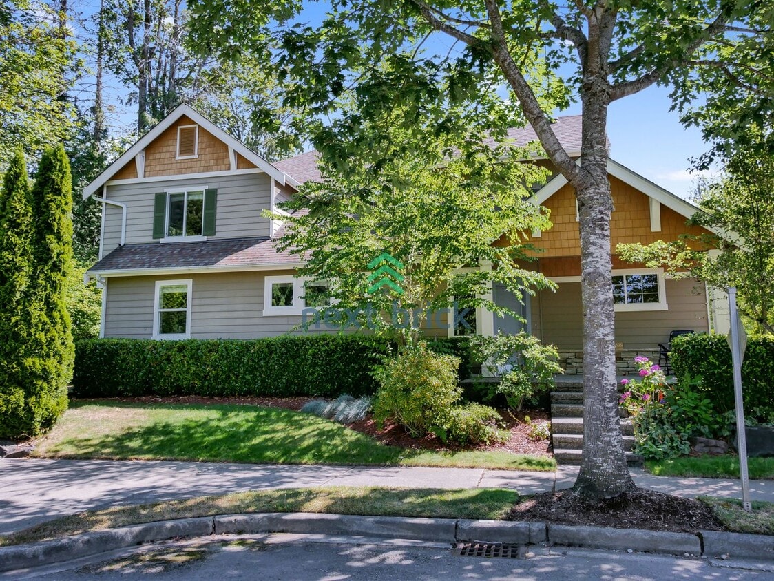 Foto principal - Rare 3 Bedroom 2.5 Bath Townhome for Rent!