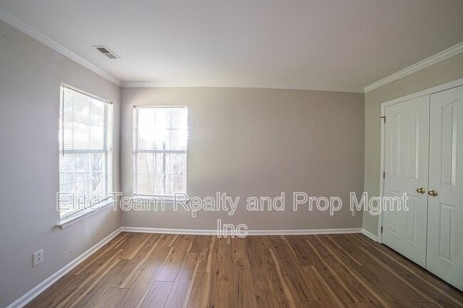 Foto del edificio - 3503 Brooktree Ln