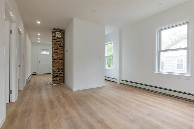 Building Photo - 205 Ives St