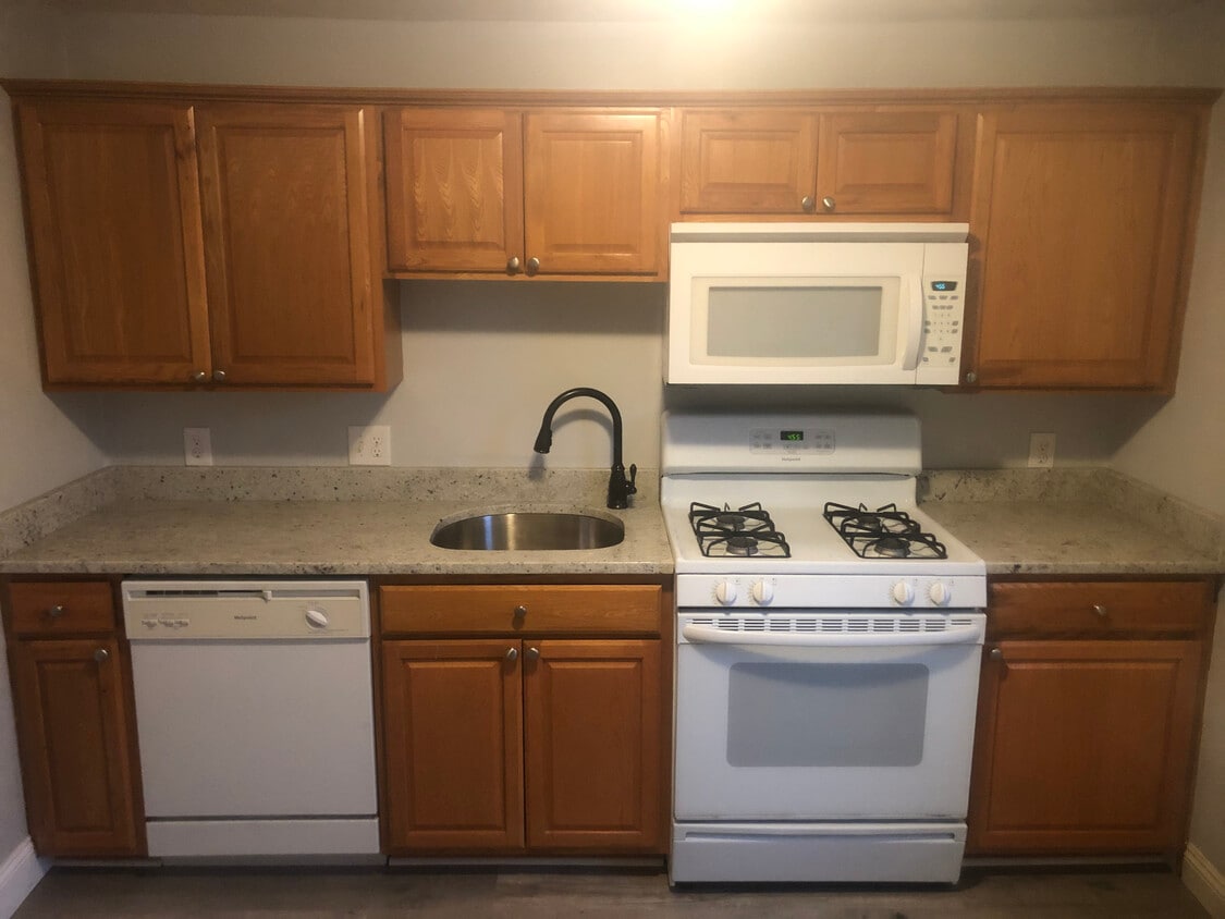 Primary Photo - 288 Carpenter St