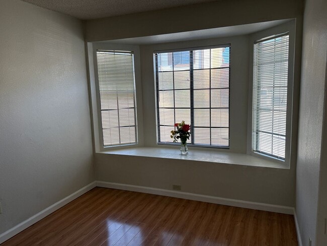 Foto del edificio - 4 Bedroom Almaden Home