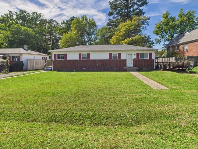 Building Photo - 6018 Club Rd