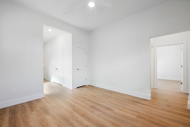 Foto del edificio - 5313 Reiger Ave