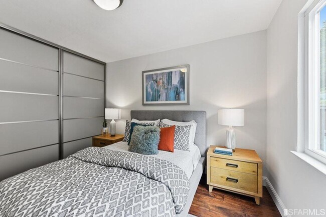 Foto del edificio - Beautifully Remodeled Excelsior Home