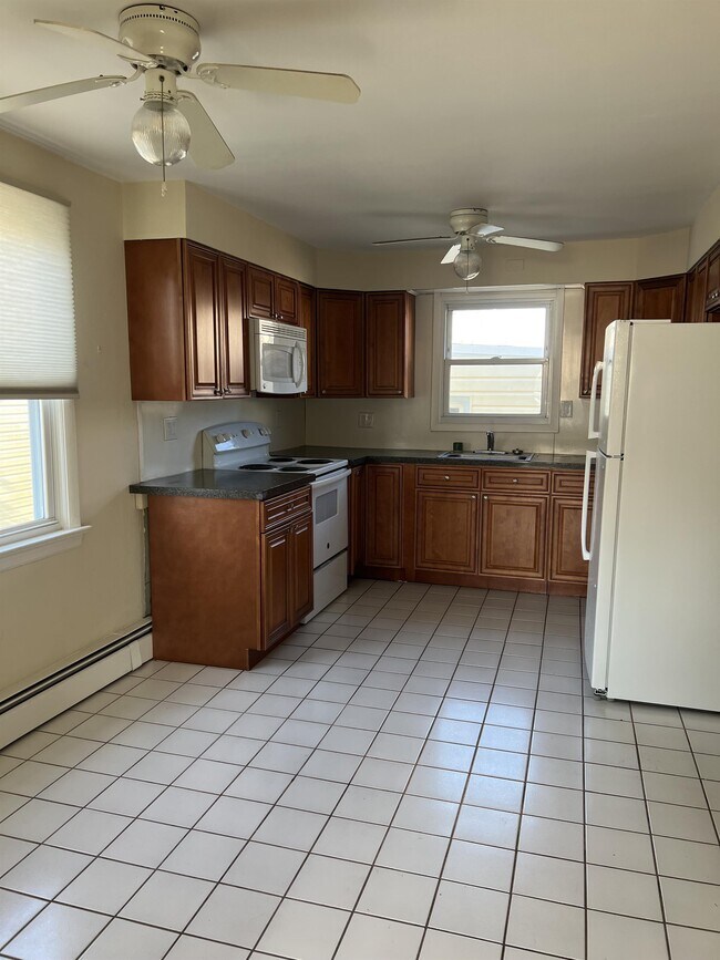 Building Photo - 4109 Stewart Ave