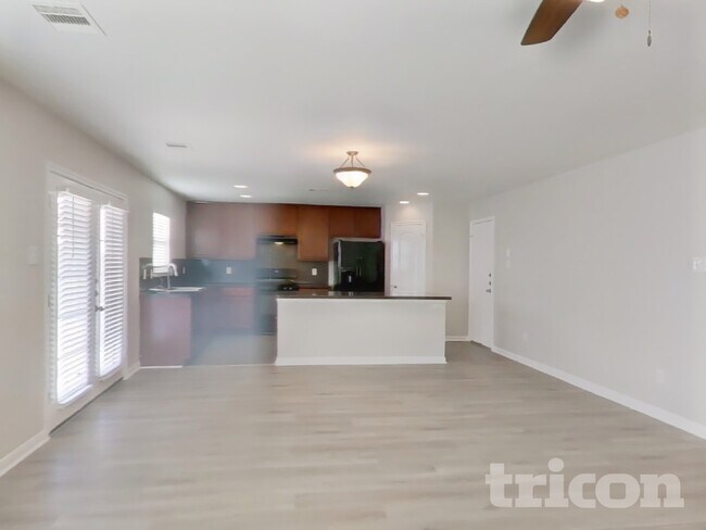 Foto del edificio - 7914 Moss Springs Ct