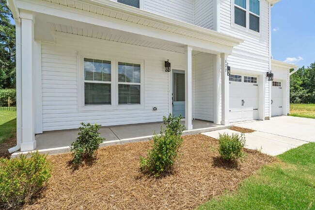 Foto del edificio - Spacious 4-Bedroom, 3 Full Bath Home in Angier