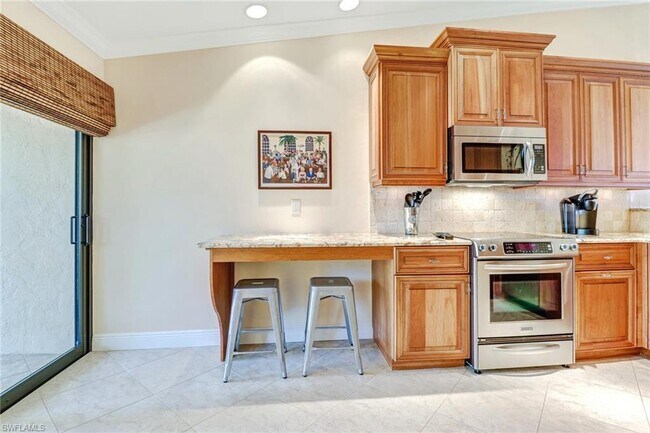 Kitchen - 206 Foxtail Ct