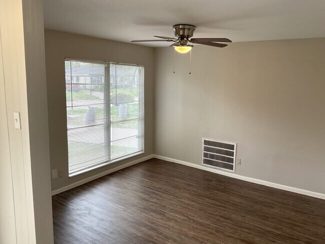 Building Photo - 7249 Rhobell St