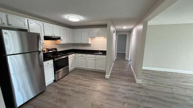 Building Photo - 310 Thompson Road LLC