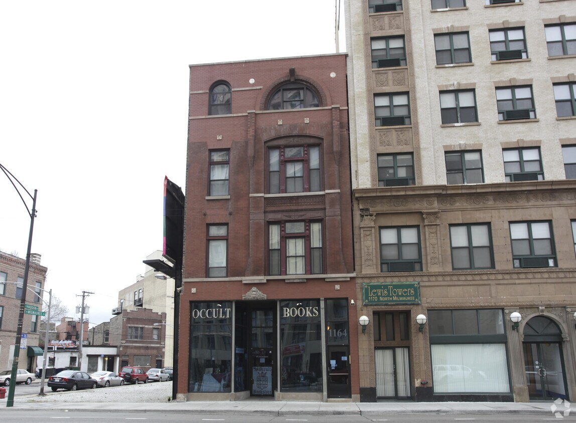 Foto del edificio - 1164 N Milwaukee Ave