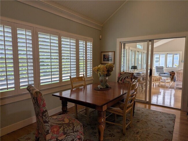 Building Photo - 209 Pond Shore Dr