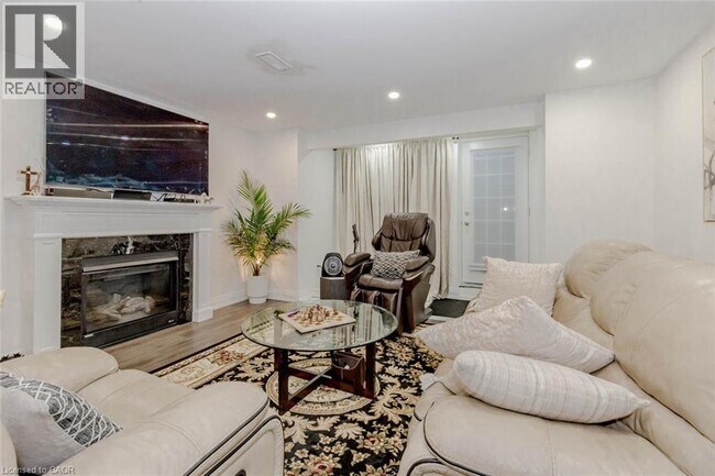 Building Photo - 3321 Mintwood Cir