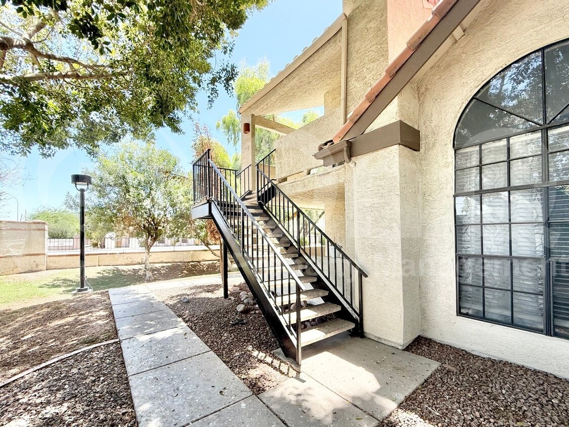 Foto principal - 2333 E Southern Ave