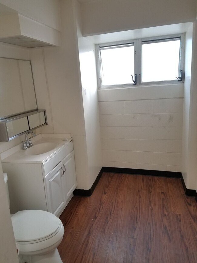 Foto del edificio - Room for Rent in Waikiki 2 Blocks from Beach