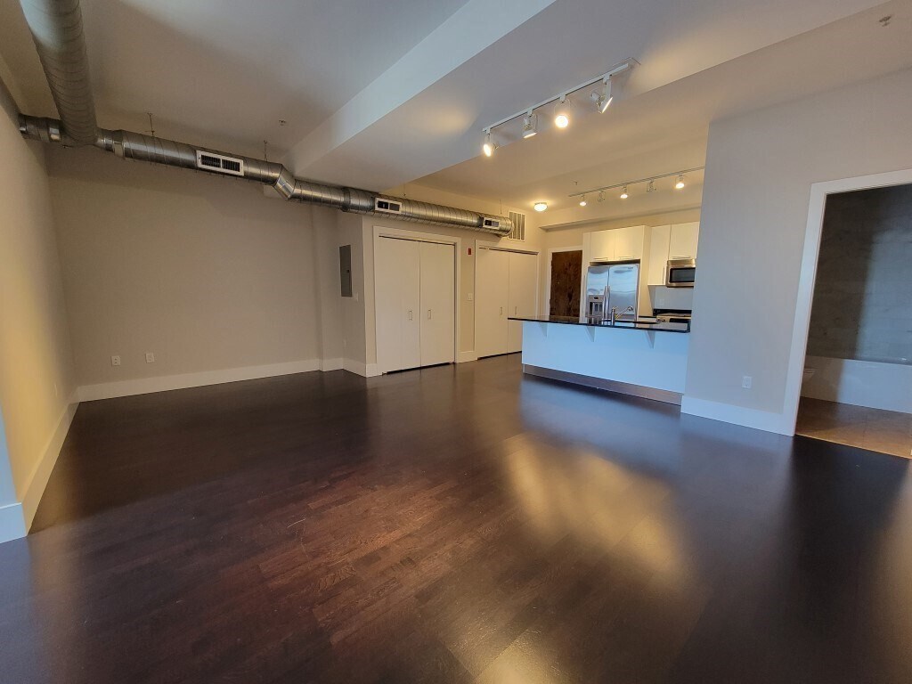 Primary Photo - 154 W 2nd St