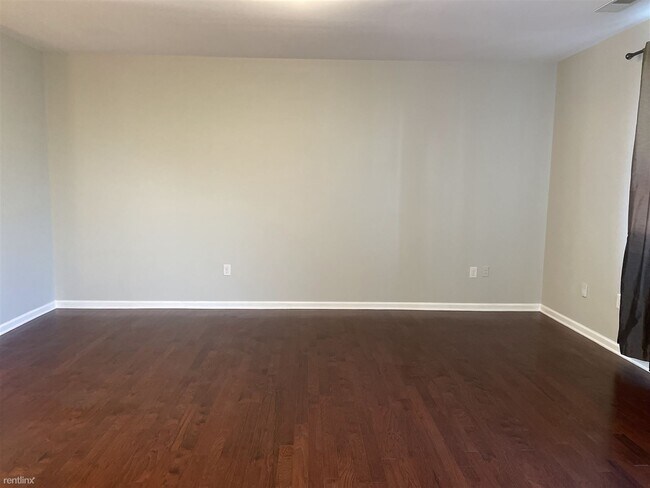 Building Photo - 3 br, 2.5 bath Townhome - 1012 Historic Ci...