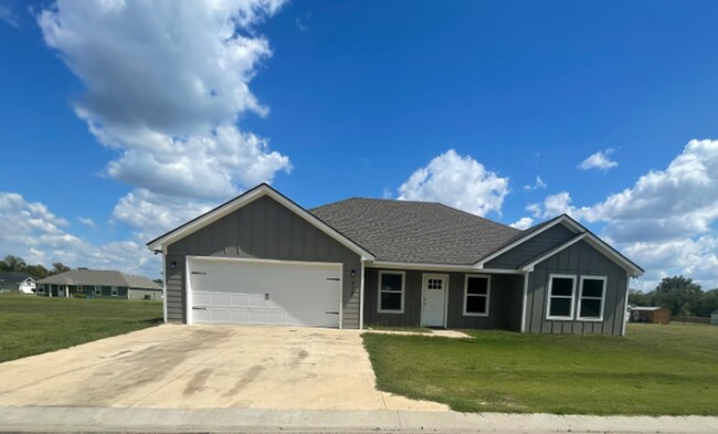 Foto del edificio - Beautiful 4 Bedroom 2 Bath home