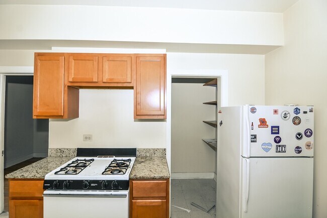 Foto del edificio - 951 N Hoyne Ave