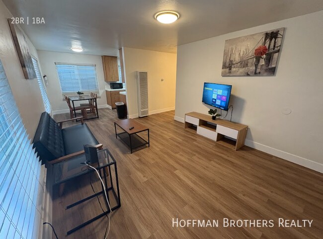 Foto del edificio - 1631 B Ave