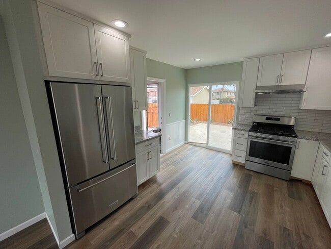 Building Photo - Remodeled 2 Bedroom Home in Imperial Beach with Garage & Private Yard