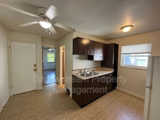 Building Photo - 68 Knecht Dr