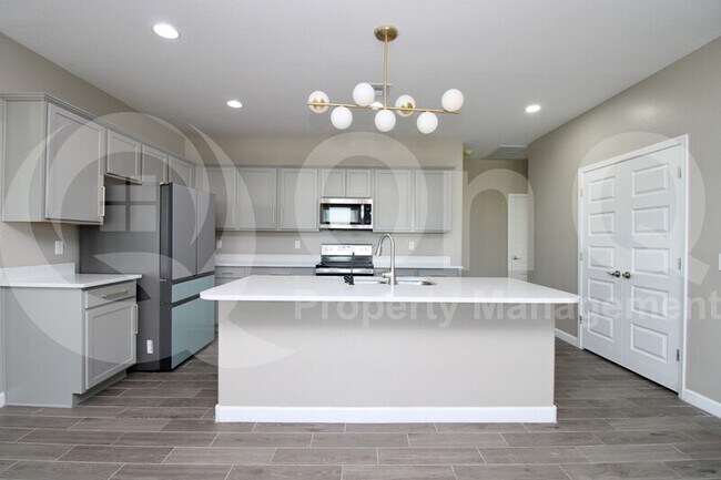 Building Photo - 8035 S 44th Gln