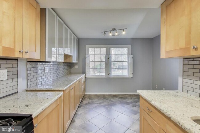 Foto del edificio - 5769 Yellowrose Ct