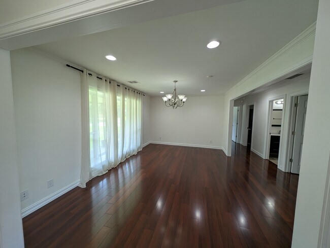 Foto del edificio - 4626 S Maplewood Ave