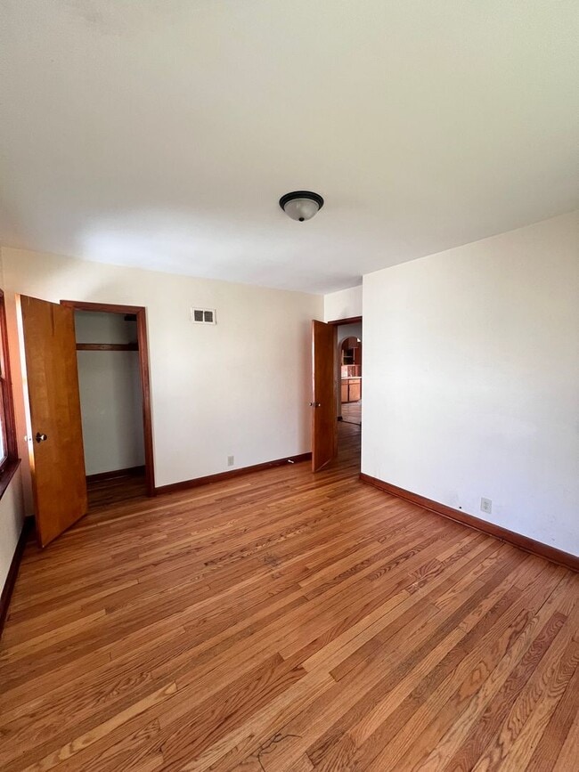 Building Photo - 5864 N 42nd St
