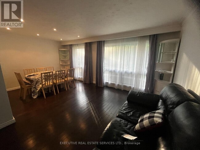 Building Photo - 41 Ludgate Dr