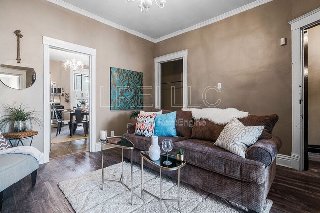 Building Photo - 105 E St Catherine St