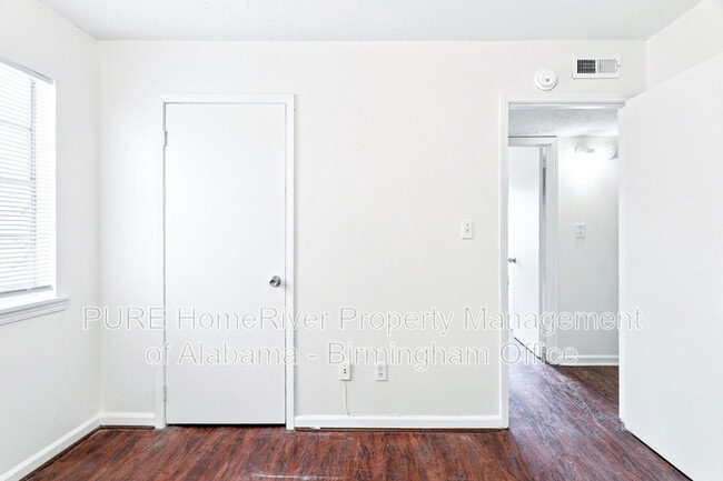 Building Photo - 8017 1st Ave S