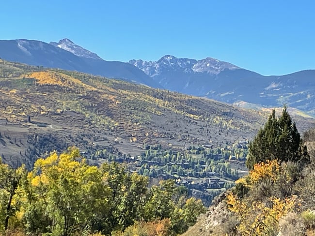 Building Photo - 460 Moonridge Dr