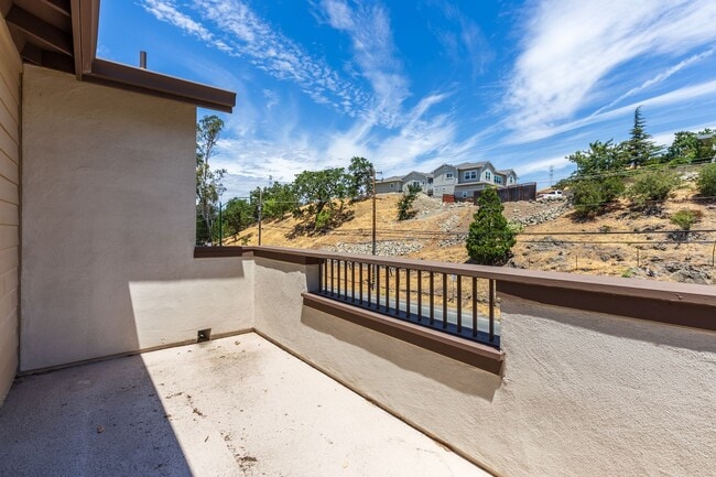 Building Photo - 1281 Homestead Ave