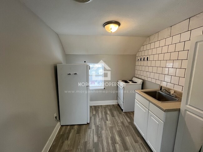 Foto del edificio - 832 E 7th St