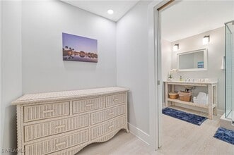 Building Photo - 13840 Sleepy Hollow Ln