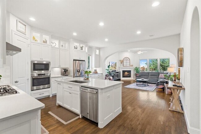 Foto del edificio - 4701 Hill Meadow Rd