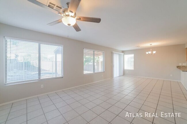 Foto del edificio - 18021 N 147th Dr