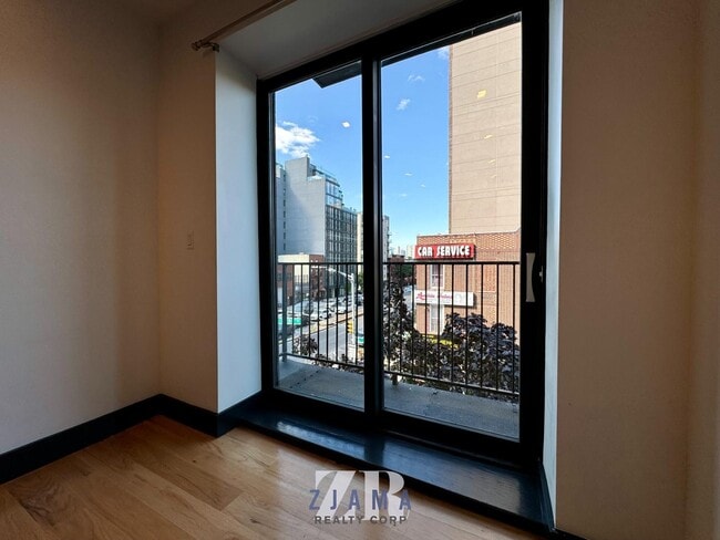 Building Photo - 561 Fourth Avenue