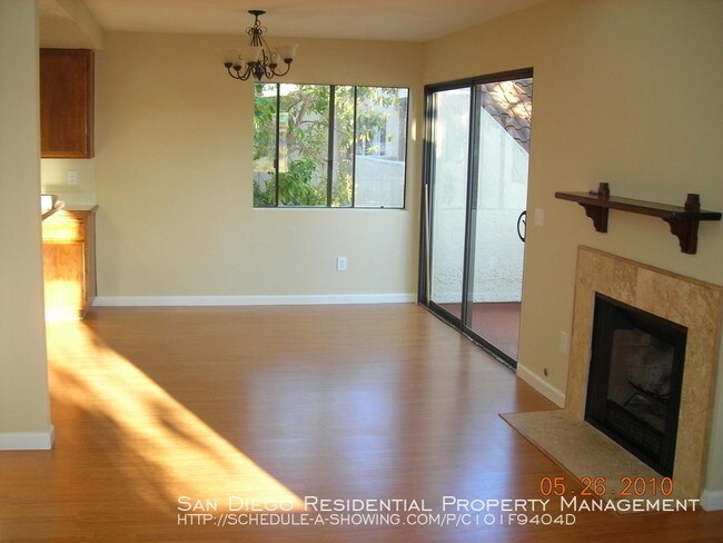 Building Photo - 367 N Melrose Dr