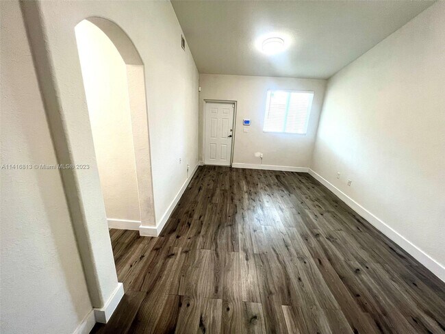 Foto del edificio - 2650 SE 16th Terrace