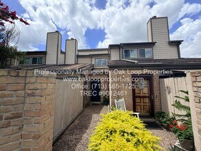 Building Photo - 726 Country Pl Dr