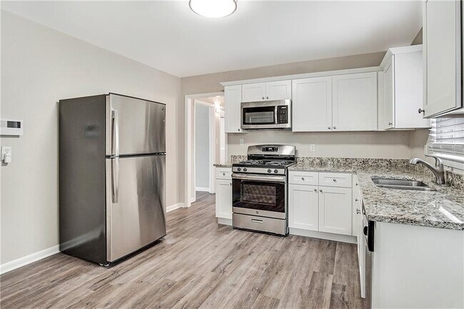 Foto del edificio - 1868 McLain Ln