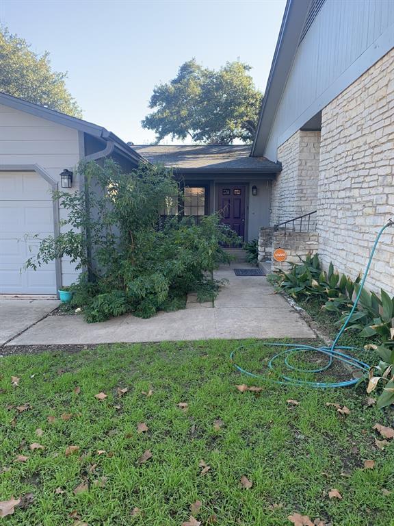 Foto del edificio - 7005 Oak Meadow Cir