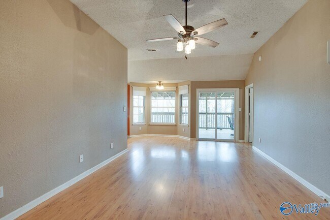 Building Photo - 143 Rebecca Pines Dr